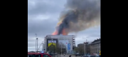 Clădirea istorică a bursei de valori din centrul orașului Copenhaga a luat foc