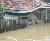 Zeci de gospodarii si mai multe terenuri agricole, inundate in judetul Arges în urma ploilor torentiale