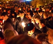 HRISTOS A INVIAT! Mii de credinciosi din Timisoara au luat lumina sfanta in NOAPTEA INVIERII