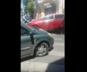 Soferul din Capitala care a luat intentionat pe capota un tanar, plasat sub control judiciar - VIDEO
