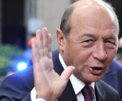 Traian Basescu ii arata cu degetul pe americani