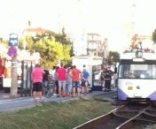 Panica intr-un tramvai din Timisoara! Un vagon a luat foc in mers