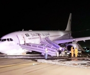 Un avion a aterizat de urgenta in Arabia Saudita in urma defectiuni la trenul de aterizare - VIDEO