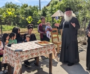 Mitropolitul Banatului a donat o casa unei familii cu 11 copii din Timis