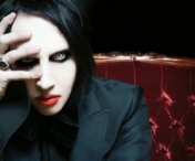 Mandat de arestare pe numele lui Marilyn Manson, acuzat de agresiune