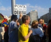 Proteste in Bucuresti! Lumea a iesit in strada si ii cere DEMISIA lui Ponta!
