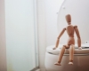 Un bărbat din China și-a pierdut locul de muncă pentru că făcea pauze de toaletă dese