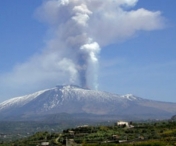Vulcanul Etna A ERUPT din nou. Un aeroport din Sicilia a fost inchis