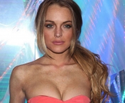 WOW! Lindsay Lohan, fara costum de baie pe plaja! IMAGINI FIERBINTI