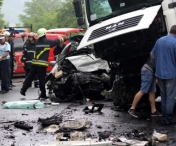 GRAV accident RUTIER pe DN7. Cinci automobile si un autocar au fost avariate
