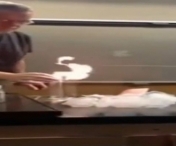 Scene de groaza la ora de chimie. A luat foc in clasa! (VIDEO)