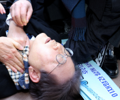 Lee Jae-myung, liderul opoziţiei sud-coreene a fost înjunghiat în gât 