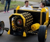 FABULOS! Un roman a construit o masina cu 500.000 de piese din LEGO. SI MERGE! (VIDEO)