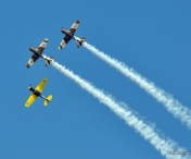 Show aviatic de exceptie pe cerul Timisoarei. Peste 10.000 de persoane au participat la spectacol