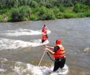 Cinci persoane salvate de pompieri din mijlocul raului Strei, in Hunedoara