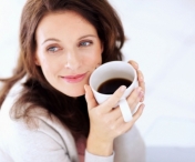 Obisnuiesti sa bei cafeaua pe stomacul gol? Iata la cate riscuri te expui