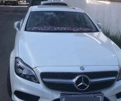 Mercedes-ul acesta i-a lasat masca pe turistii de la Costinesti! Cand au vazut ce numar de inmatriculare are, nu le-a venit sa creada