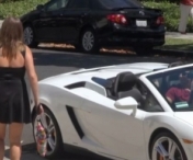 Ce fac fetele cand un smecher cu Lamborghini le face semn sa urce in masina - VIDEO