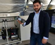 Un tanar din Sibiu a inventat un aparat care purifica orice sursa de apa dulce, oricat de murdara ar fi
