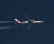 VIDEO - IMAGINI SOCANTE filmate de pasagerul unui avion! Un motor a luat foc imediat dupa decolare
