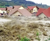 Bilantul inundatiilor in Valcea: 92 case distruse, peste 400 de oameni evacuati si 155 salvati