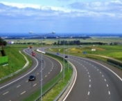 Autostrada Nadlac-Arad a fost inaugurata, dar inca se lucreaza. Muncitorii trag de zor 