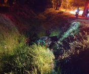 Masina cazuta intr-un canal, in zona Uzinei de Apa din Timisoara. Soferul a fugit de la fata locului