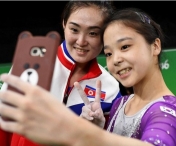 SELFIE VIRAL la RIO! Doua gimnaste din Coreea de Nord si de Sud au lasat deoparte diferentele politice si au facut un selfie impreună - FOTO