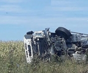 Accident in apropiere de Timisoara. Un sofer a intrat cu camionul intr-un cap de pod