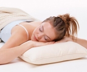 Pozitiile de somn care pot schimba forma sanilor