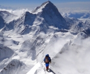 Nepalul a redeschis Everestul pentru alpinisti, dupa cutremurul devastator din aprilie