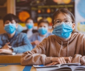 Masti textile interzise in scoli. Elevii vor avea voie doar cu cele medicinale