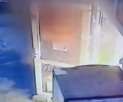 IMAGINI SOCANTE! Un boschetar a incendiat un magazin din apropierea Garii de Nord din Tiomisoara (VIDEO)