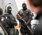 Politisti de frontiera, implicati in trafic de migranti, ridicati de DIICOT Timisoara