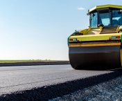 Soferii, nevoiti sa reduca viteza in zona Cernei din cauza lucrarilor de asfaltare