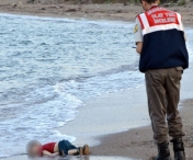 CUTREMURATOR! Tatal copiilor adusi morti de valuri pe o plaja din Turcia a platit mii de euro pentru un loc in barca mortii