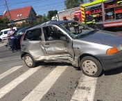 Accident pe un bulevard din Timisoara in urma caruia o persoana a fost ranita dupa ce masina in care se afla s-a rasturnat