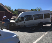 ACCIDENT GRAV in Hunedoara! Cel putin 13 persoane ranite dupa impactul dintre un microbuz care transporta mineri de la Uricani si un autoturism