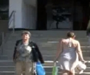 SCENE SOCANTE! Angajata batuta cu pumnii de directorul unui hotel - VIDEO
