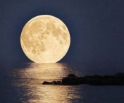 FENOMEN astronomic rar: Super Luna si eclipsa de Luna, simultan, luni, in premiera dupa peste 30 ani