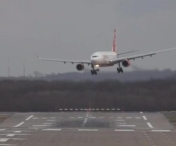 PANICA in aer! Un avion Blue Air a aterizat de urgenta la Timisoara din cauza unei depresurizari