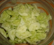 Ce se intampla daca mananci salata de castraveti cu usturoi