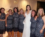 6 femei au aparut la o nunta in aceeasi rochie. Nu erau domnisoare de onoare, nici nu se cunosteau intre ele. Iata care este explicatia