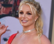 Mai rebela ca niciodata. Britney Spears s-a pozat goala si a indoit cada. La propriu