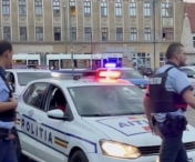 Doi adolescenti, surprinsi in timp ce foloseau aparate cu electrosocuri intr-o statie de autobuz din Targoviste