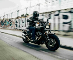 Cum să faci deplasările cu motocicleta mai confortabile