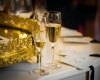 Șampanie în pahar înalt sau în pahar de vin? Cum influențează forma experiența degustării