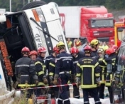 UPDATE - CARNAGIU pe sosea! Peste 40 de persoane au murit dupa ce un camion plin cu lemne s-a ciocnit frontal cu un autobuz plin cu turisti