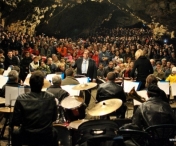 Orchestra Filarmonicii Banatul a oferit un nou concert de exceptie in Pestera Romanesti (VIDEO)