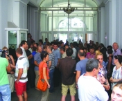Protest spontan la Directia Regionala de Finante Timisoara